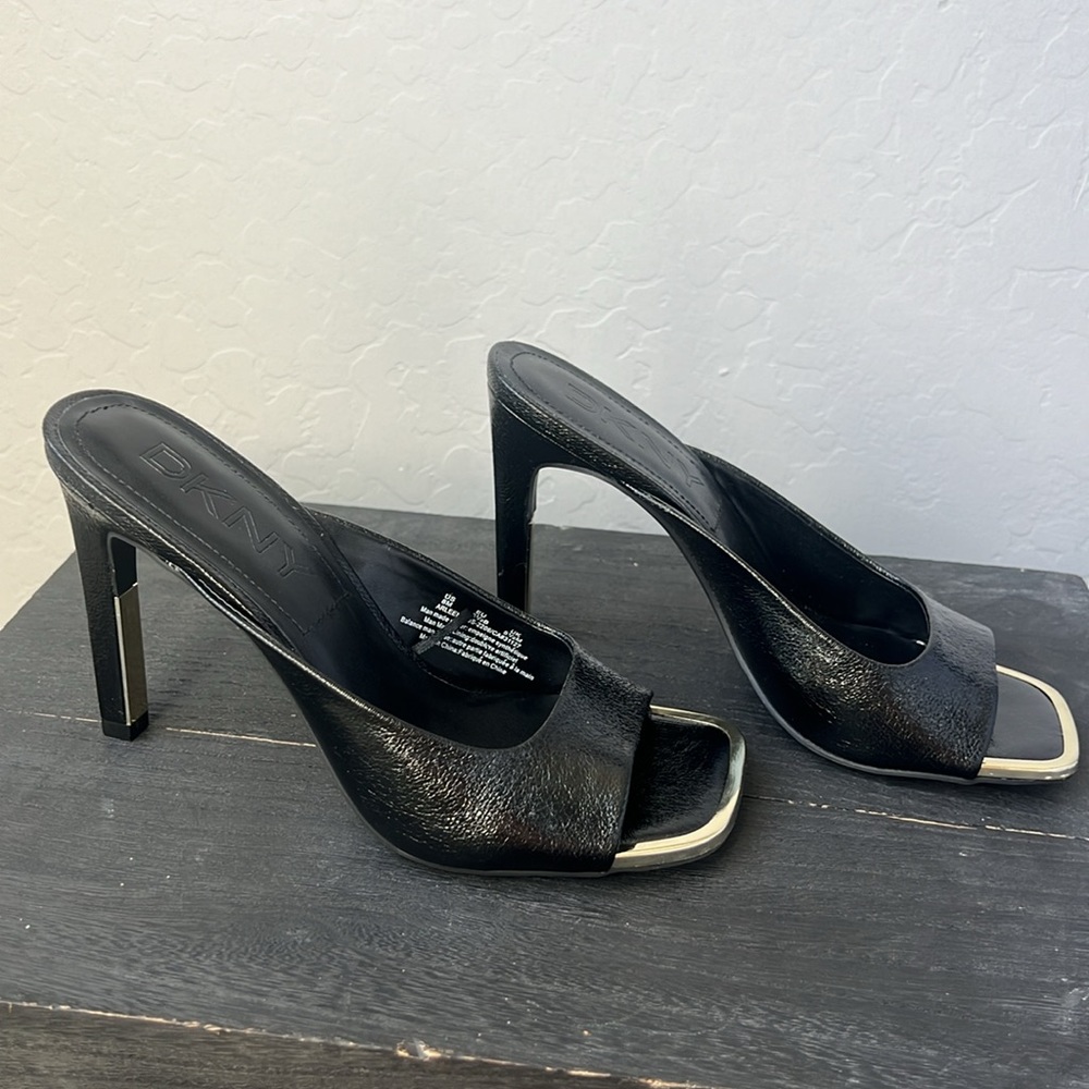 DKNY Arleen Vegan Leather Women’s Black Open Toe Heel Sandals/Sz:8 - Picture 2 of 6